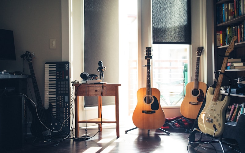 Batterie · Guitare · Composition